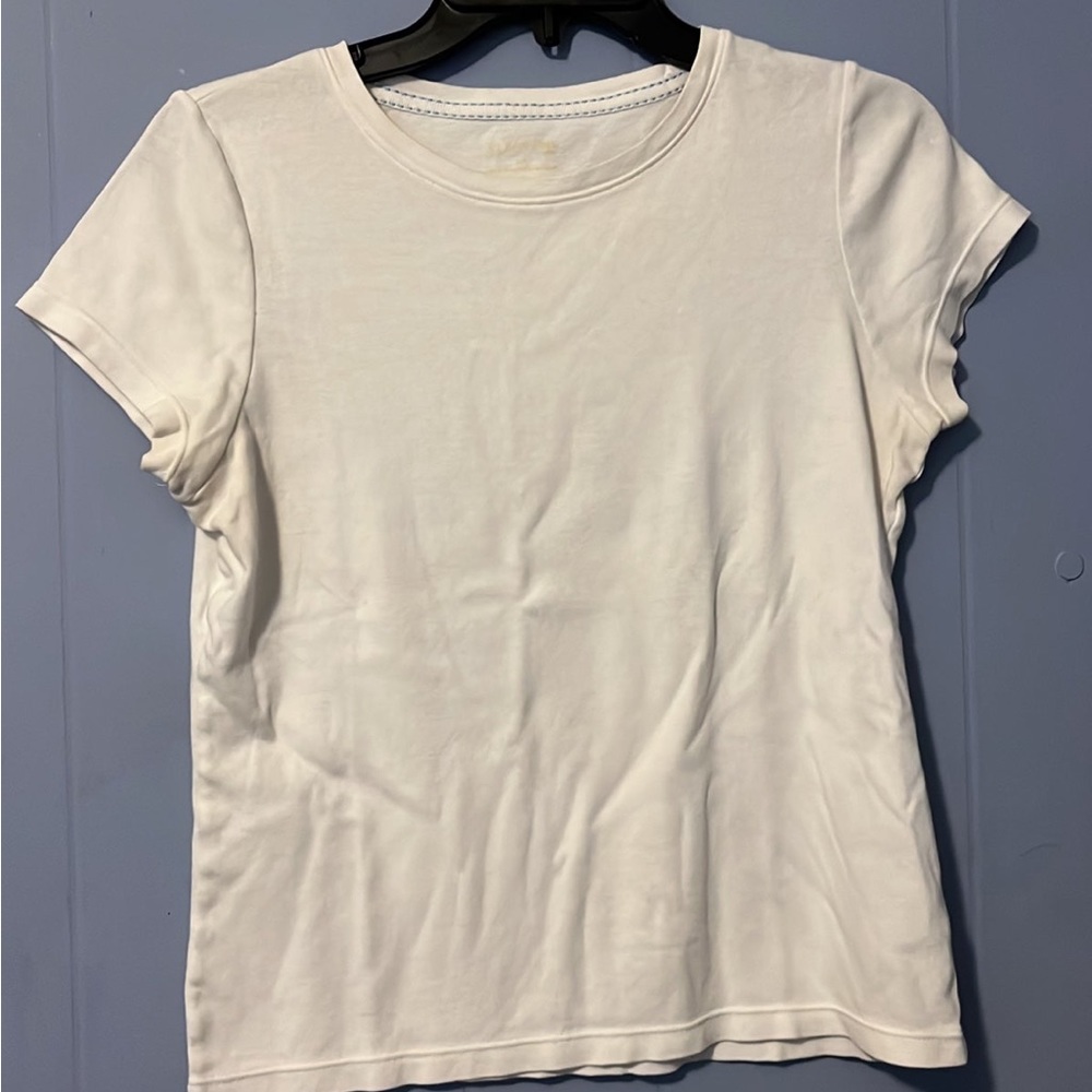white tee